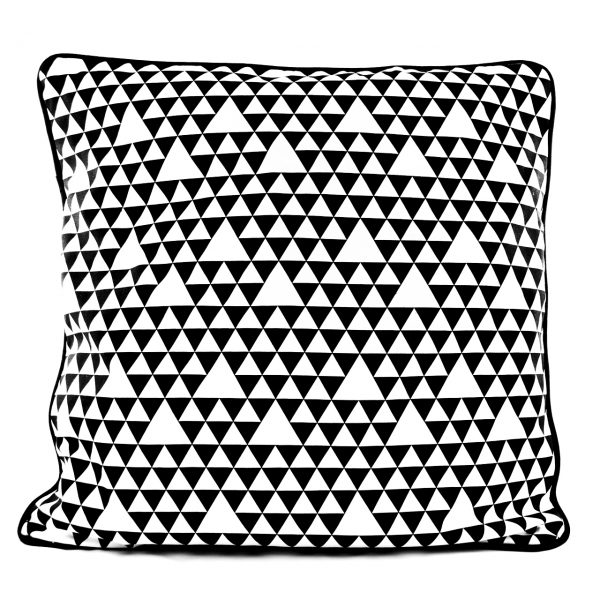 Housse de coussin 50x50cm / Petits triangles noirs